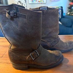 Frye Veronica short boot size 8